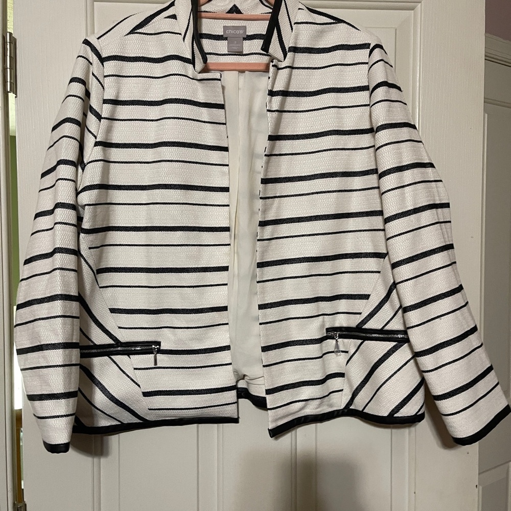 Chicos size 3 white and black jazzy jacket